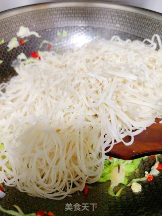 鸡蛋炒烫皮丝的做法步骤：11