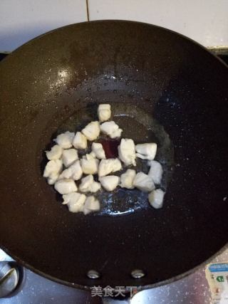 杏鲍菇炒鸡丁的做法步骤：4