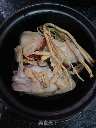 黄芪党参当归鸡汤的做法步骤：4