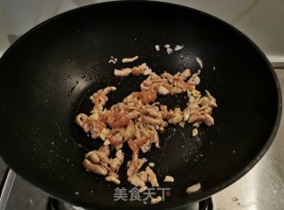 瘦肉丝炒红菜头的做法步骤：6