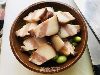 毛豆蒸腊肉的做法步骤：2