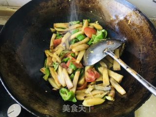 辣椒西红柿炒茄子的做法步骤：5