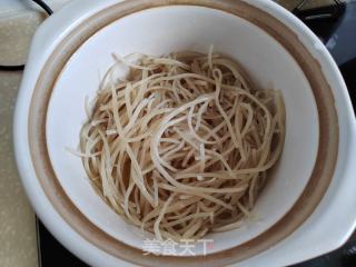 五花肉茄子粉丝煲的做法步骤：6
