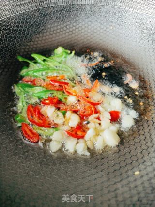 卤大肠炒胡萝卜丝的做法步骤：5