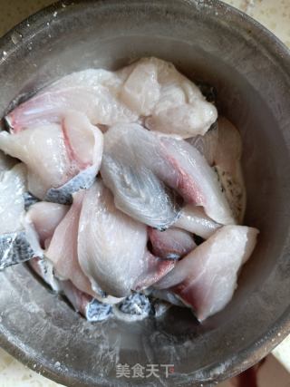 酸菜炖白鲢的做法步骤：5