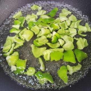 肉片炒青椒土豆片的做法步骤：4