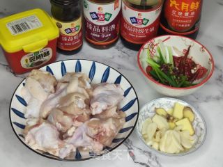 酱香烤鸡翅根的做法步骤：1