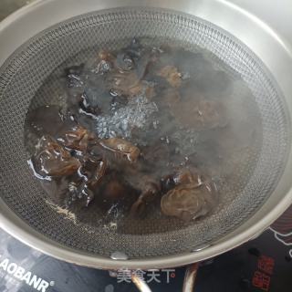 木耳鸡胸肉炒黄瓜的做法步骤：7