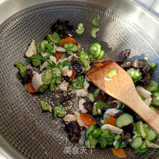 木耳鸡胸肉炒黄瓜的做法步骤：19