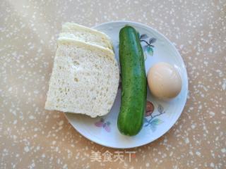 黄瓜鸡蛋三明治的做法步骤：1