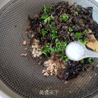 肉末养心菜炒木耳的做法步骤：9