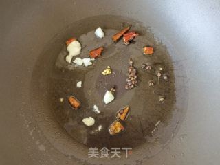 青红椒烘炒鸡蛋的做法步骤：6