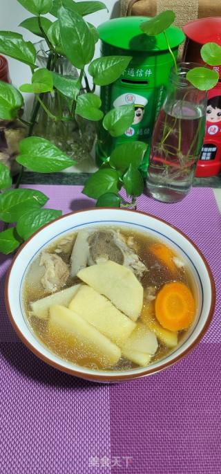 马蹄笋煲筒骨汤的做法步骤：15