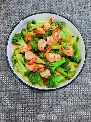 西兰花炒虾仁的做法步骤：10