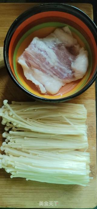 金针菇肉片汤的做法步骤：1