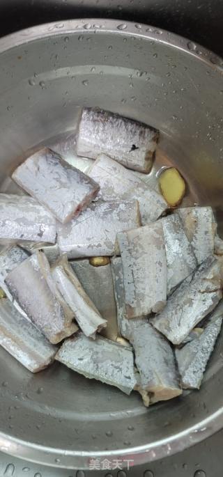 麻婆酱焖带鱼的做法步骤：5