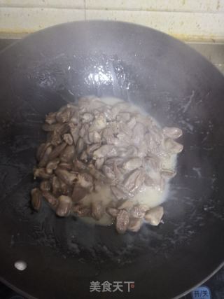 辣炒鸡心的做法步骤：4