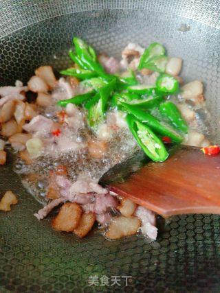 腐竹炒肉的做法步骤：5