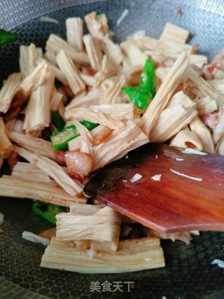 腐竹炒肉的做法步骤：7