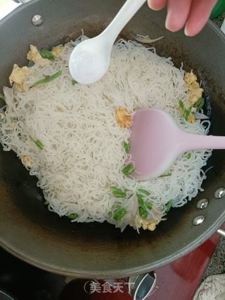 炒米粉的做法步骤：8