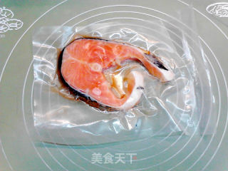香煎三文鱼的做法步骤：2