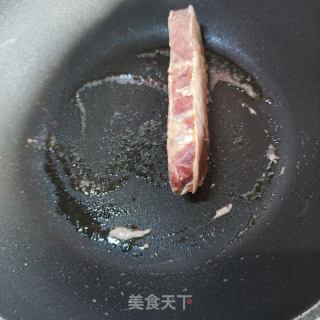 香煎原切牛排的做法步骤：2