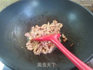 鸡腿肉炒韭黄的做法步骤：6