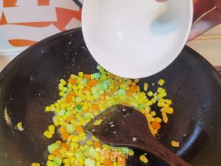 松仁玉米的做法步骤：10