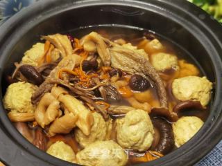 菌菇鸡汤煲的做法步骤：20