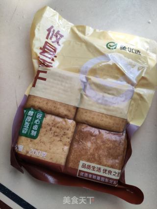 攸县豆干炒芹菜的做法步骤：2