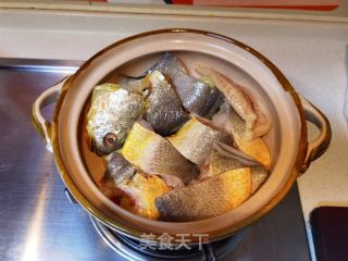 啫啫黄鱼煲的做法步骤：10