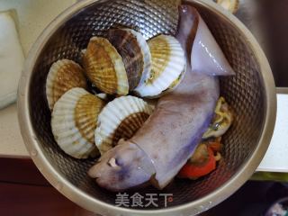 海鲜煲的做法步骤：1