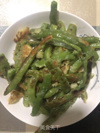 家常煎豆角鱼儿的做法