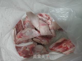 香辣猪蹄的做法步骤：1