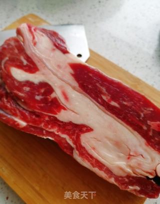 牛腩烧豆腐的做法步骤：1