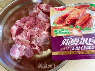 电饭煲焗奥尔良排骨的做法步骤：1