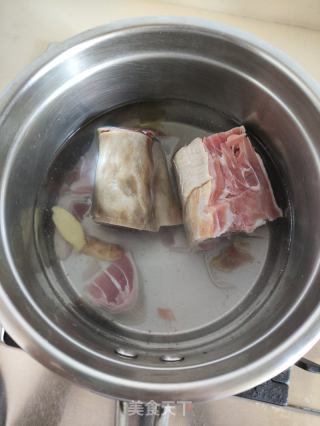 金华火腿冬瓜汤的做法步骤：1