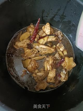 木耳烧鸡的做法步骤：8