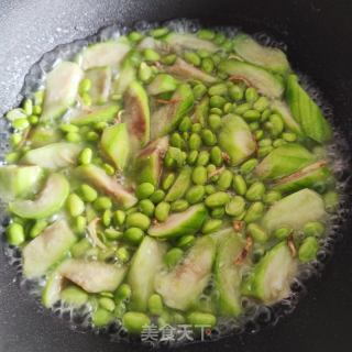 毛豆鸡蛋炒丝瓜的做法步骤：8