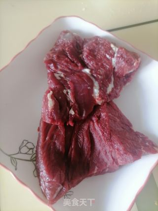 牛排的做法步骤：1