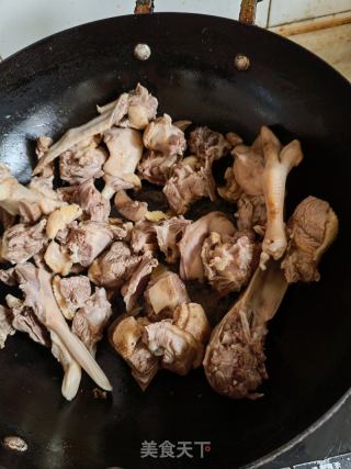 魔芋烧土鸭的做法步骤：2