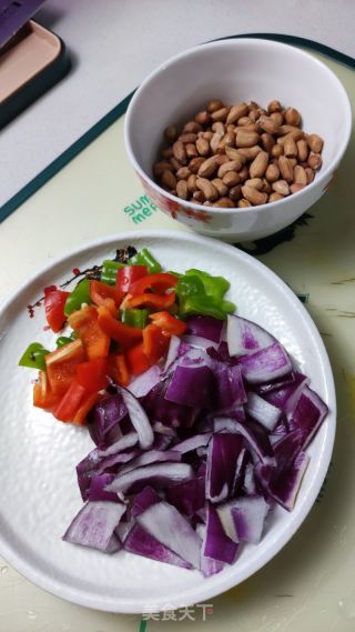 老醋花生的做法步骤：1
