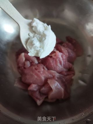 苦瓜炒肉片的做法步骤：3