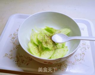 黑椒米醋黄瓜片的做法步骤：6