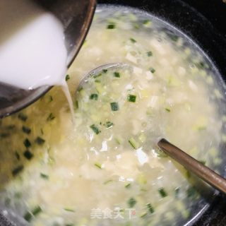 黄瓜豆腐鸡蛋汤的做法步骤：2