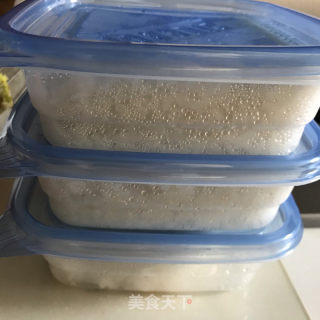 小葱蛋炒饭的做法步骤：1