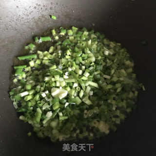 小葱蛋炒饭的做法步骤：6