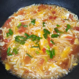 番茄鸡蛋菌菇汤的做法步骤：7
