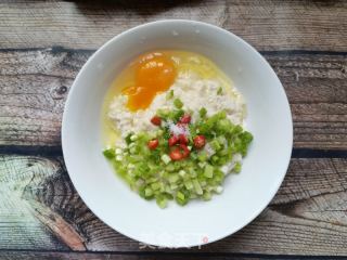 小米椒香葱豆渣煎饼的做法步骤：4