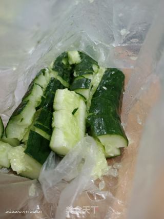 凉拌青瓜的做法步骤：3